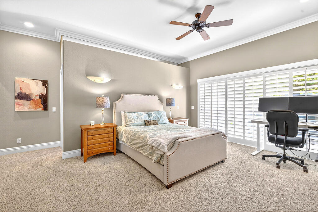 10 Colonial Drive Property Photo 16