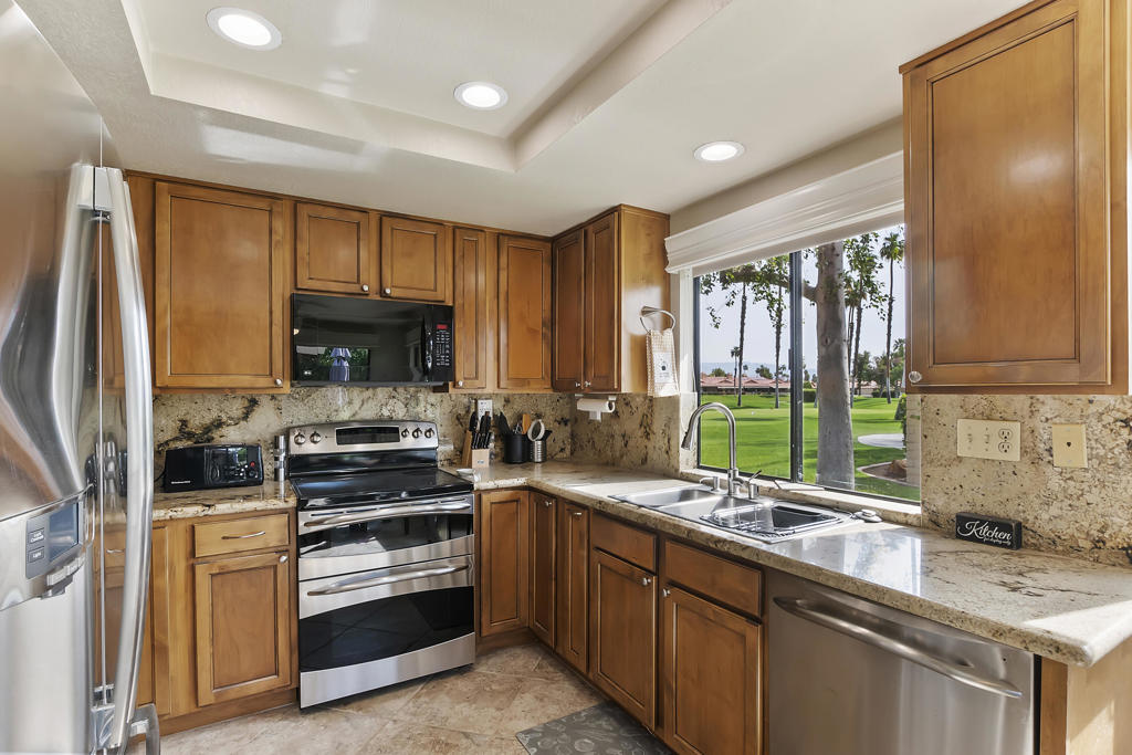 6 Maximo Way Property Photo 2