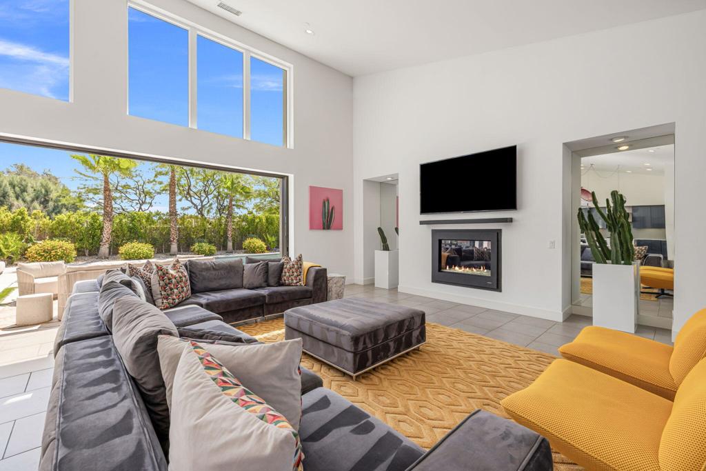 24 Via Monaco Property Photo 6