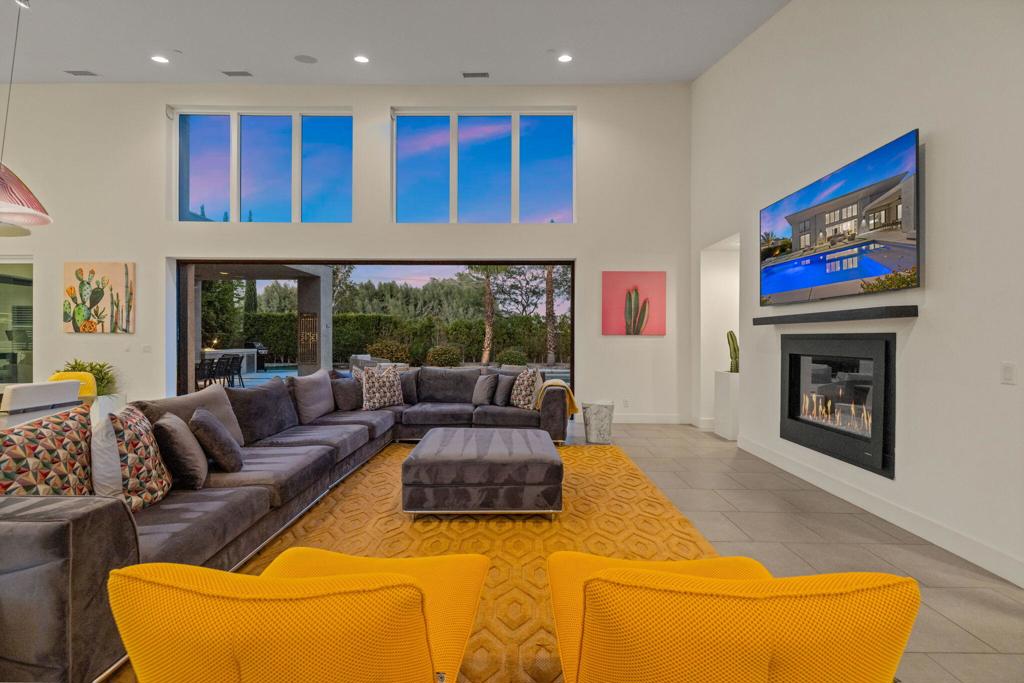 24 Via Monaco Property Photo 7