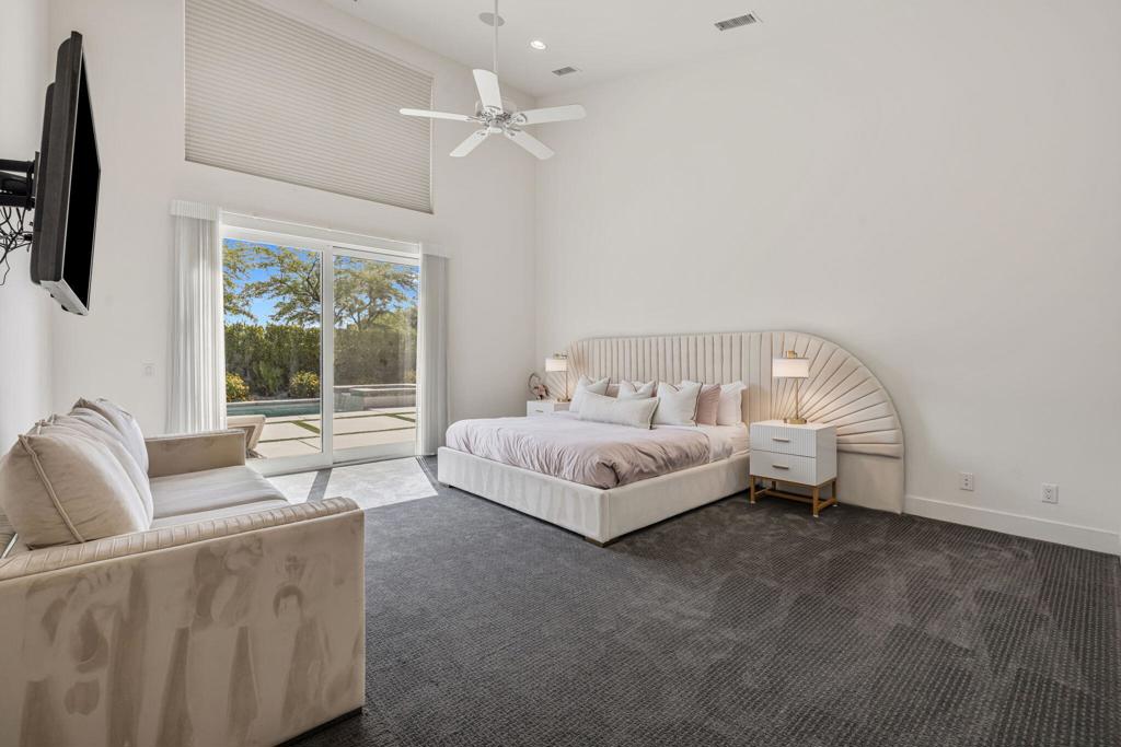 24 Via Monaco Property Photo 16
