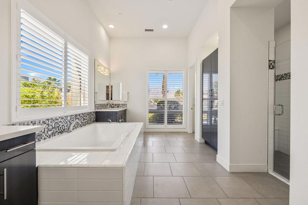 24 Via Monaco Property Photo 17