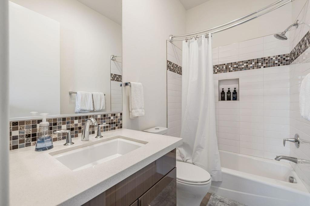 24 Via Monaco Property Photo 22