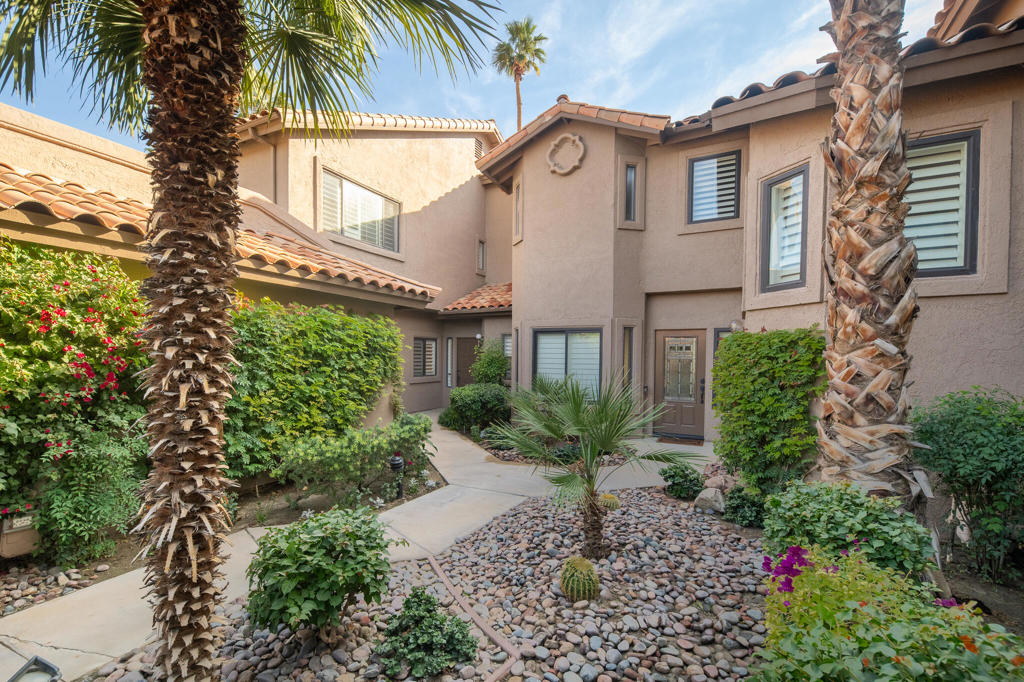 38063 Crocus Lane Property Photo 4