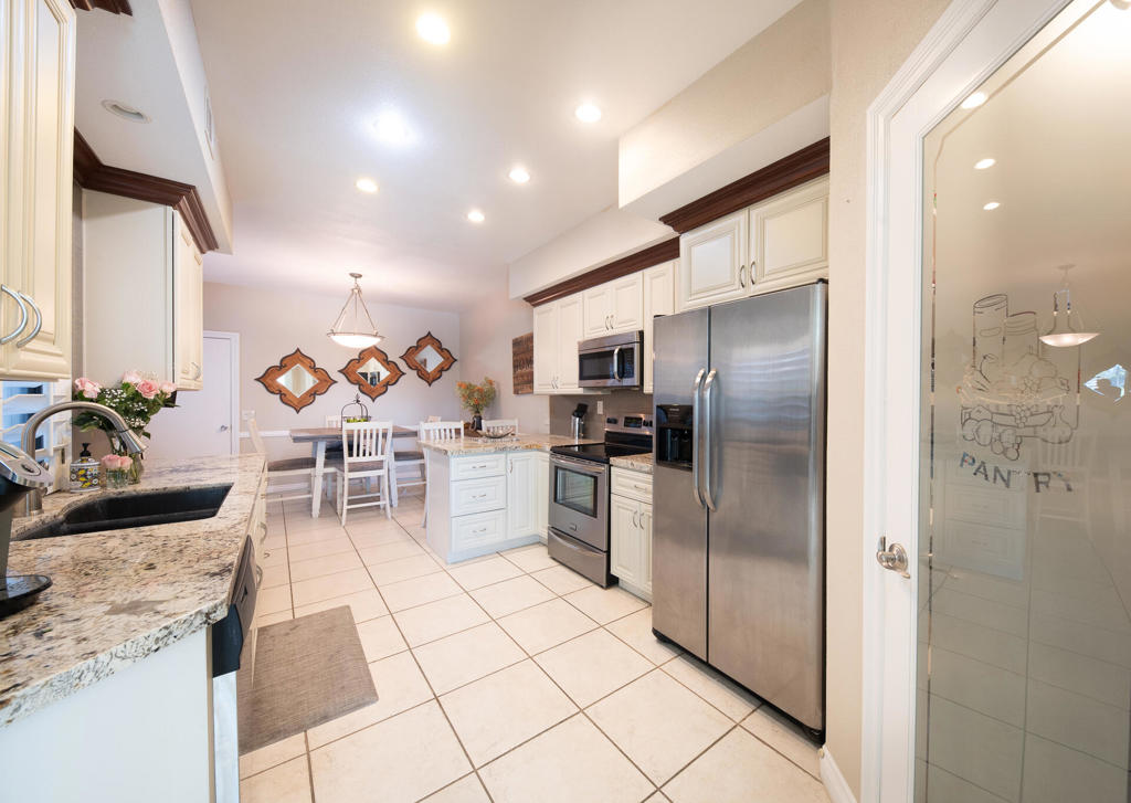 38063 Crocus Lane Property Photo 9