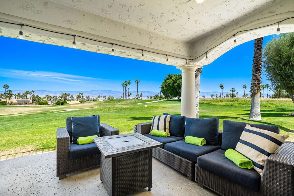 673 Vista Lago Circle N Property Photo 1