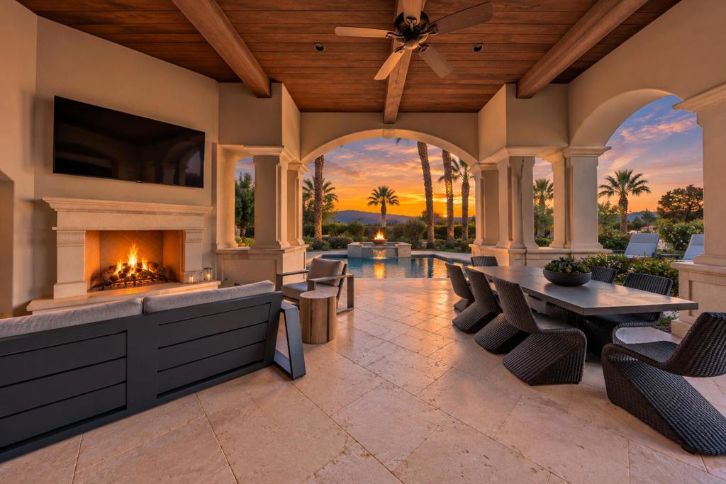 80700 Via Portofino Property Photo 2