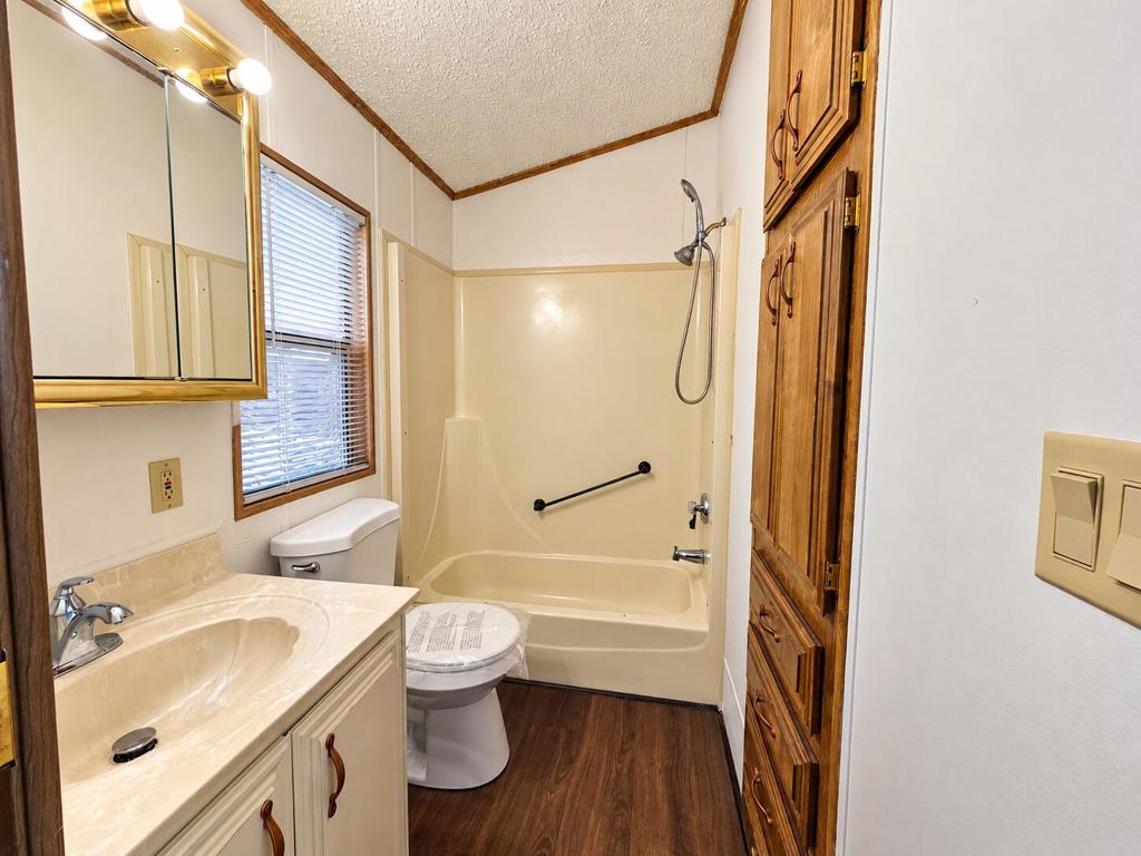 16400 Bubbling Wells Road 303 Property Photo 7