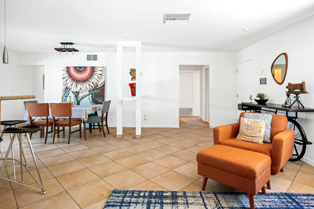 2888 E Venetia Road Property Photo 4