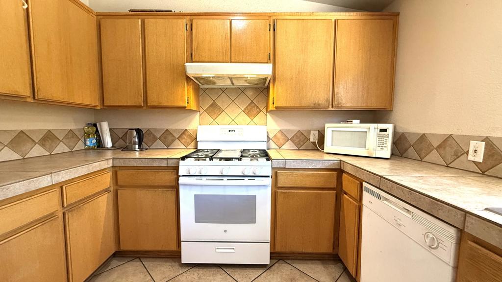 33330 Whispering Palms Trail Property Photo 9