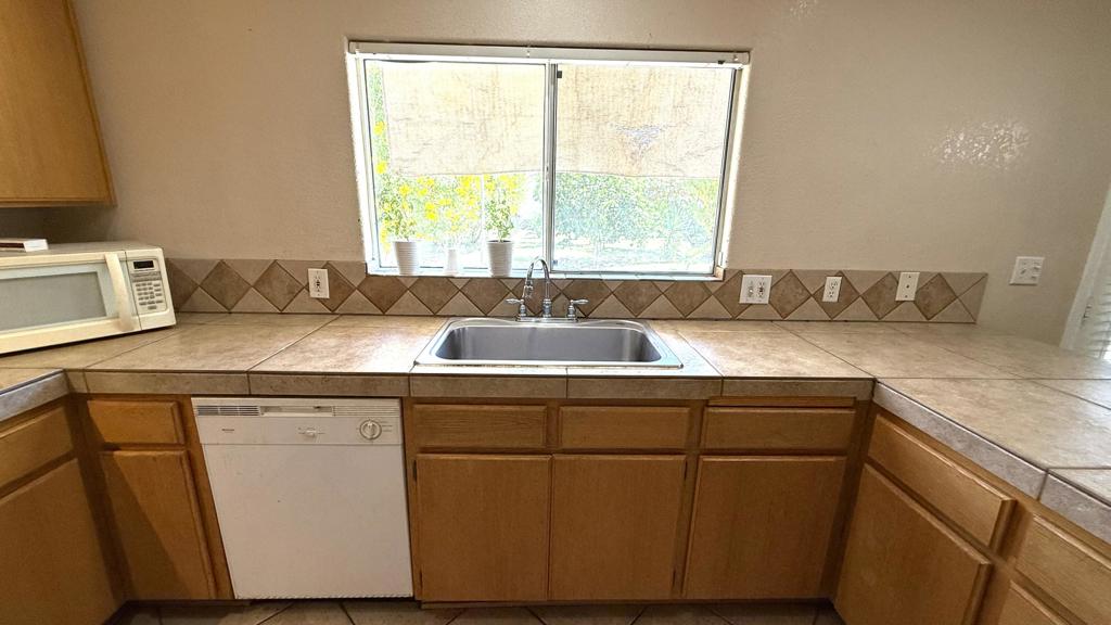 33330 Whispering Palms Trail Property Photo 29