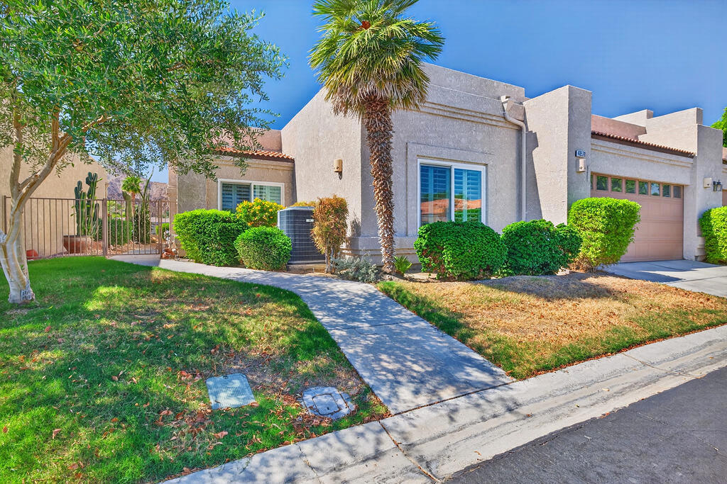 48528 Via Amistad Property Photo 3