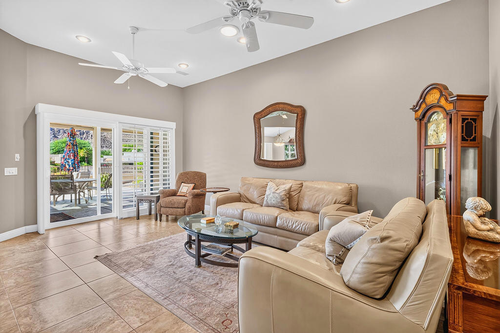 48528 Via Amistad Property Photo 5