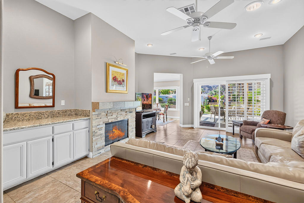 48528 Via Amistad Property Photo 6
