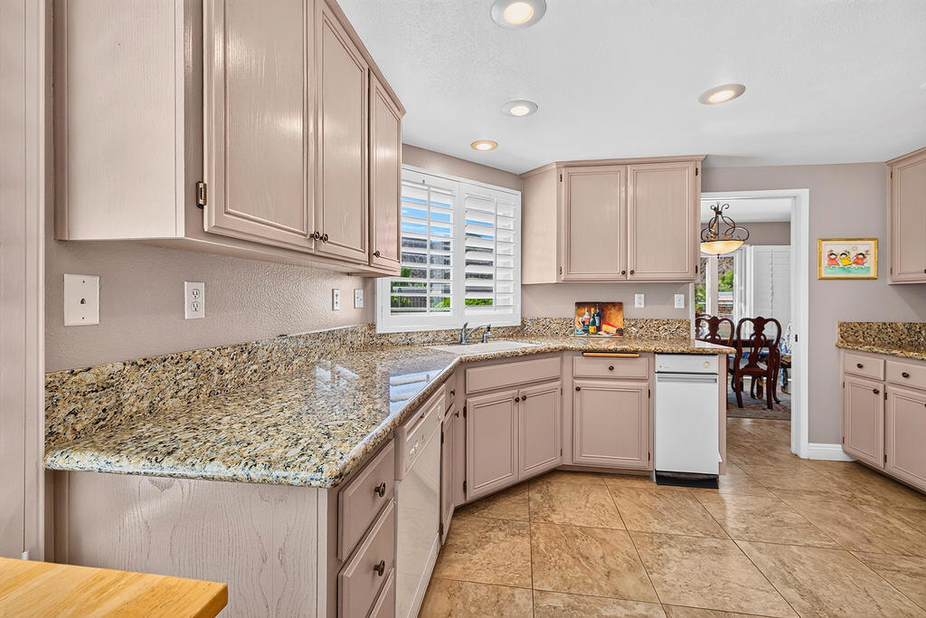 48528 Via Amistad Property Photo 8