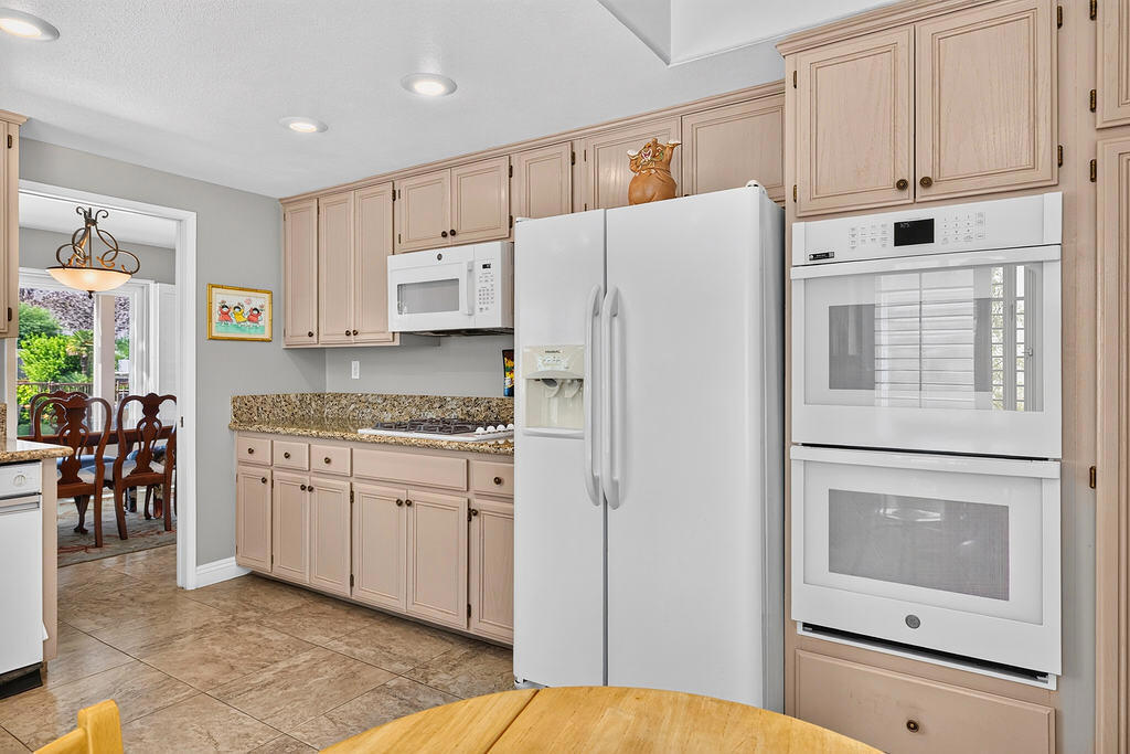 48528 Via Amistad Property Photo 9