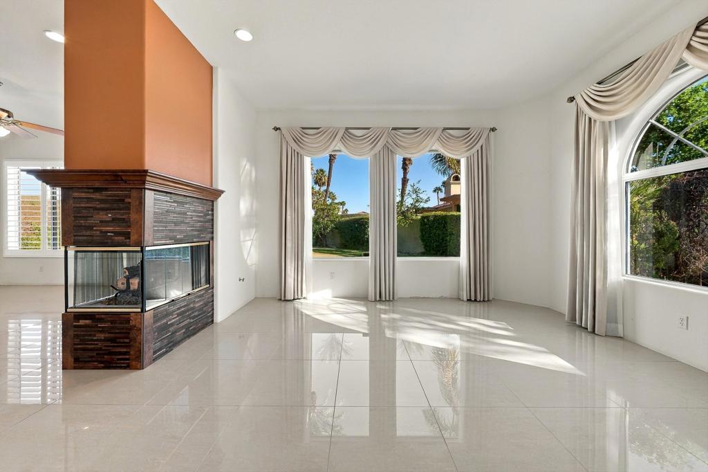 24 Via Elegante Property Photo 5