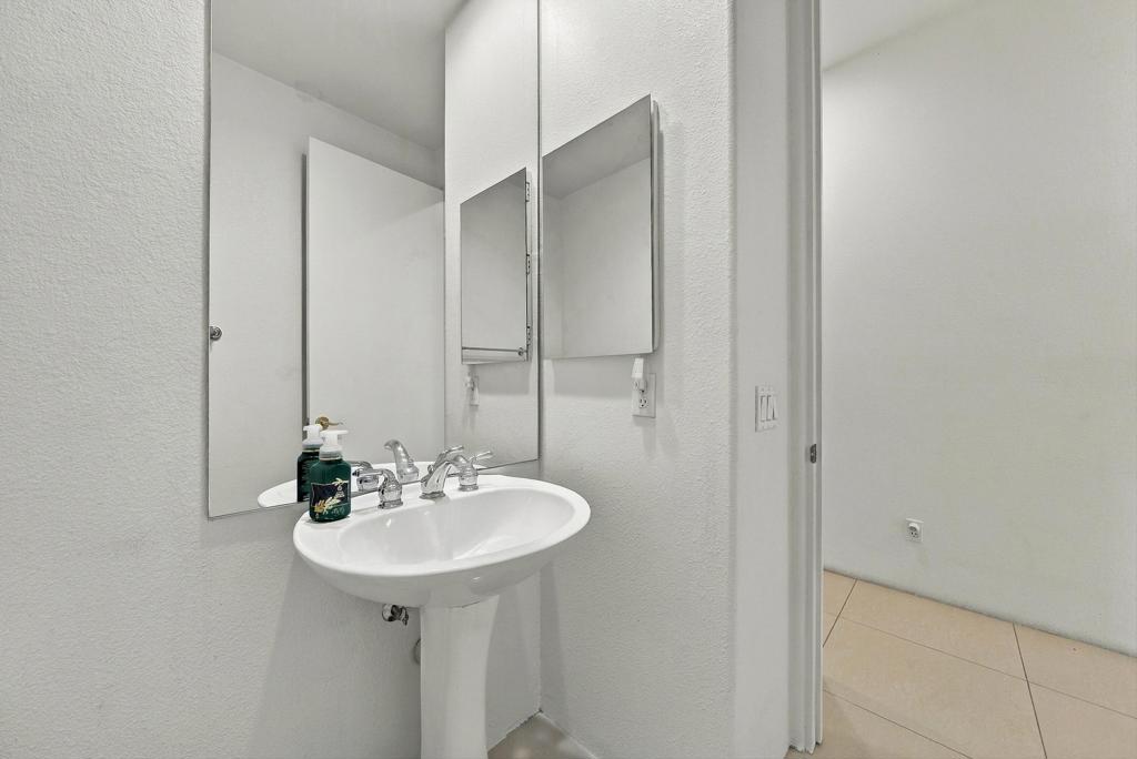 24 Via Elegante Property Photo 18