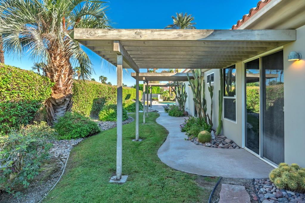 24 Via Elegante Property Photo 37