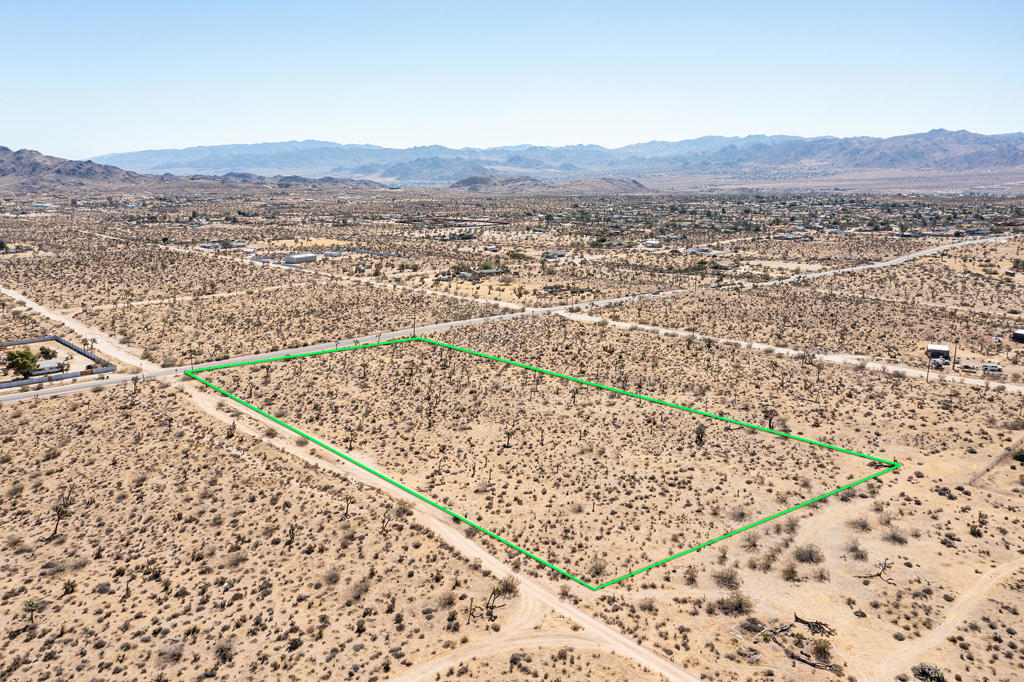 58470 Mesa Drive Property Photo 5