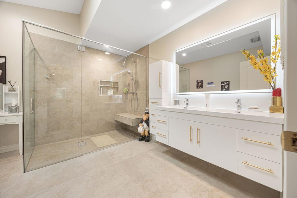 18 N Kavenish Drive Property Photo 28