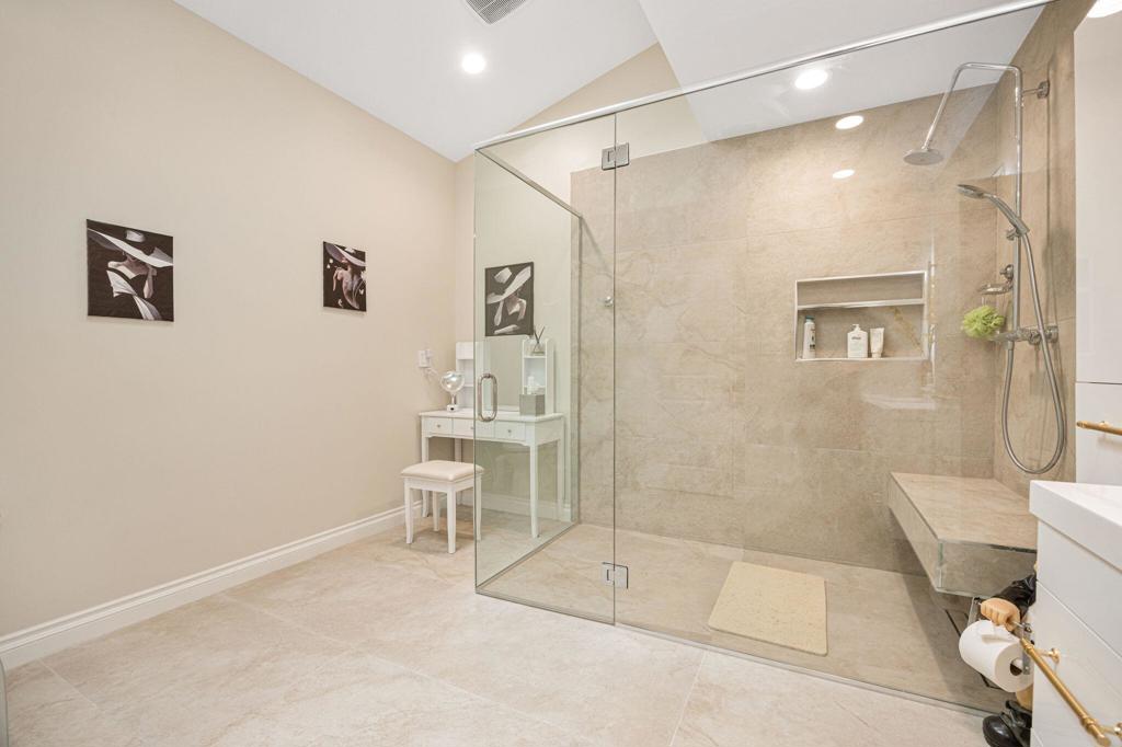18 N Kavenish Drive Property Photo 29