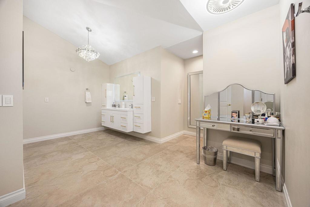 18 N Kavenish Drive Property Photo 39