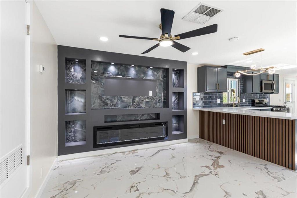 17069 N Indian Canyon Drive 45 Property Photo 6