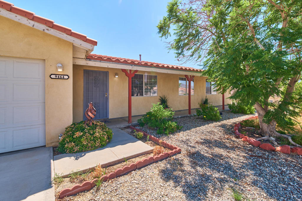 9464 Valencia Drive Property Photo 1