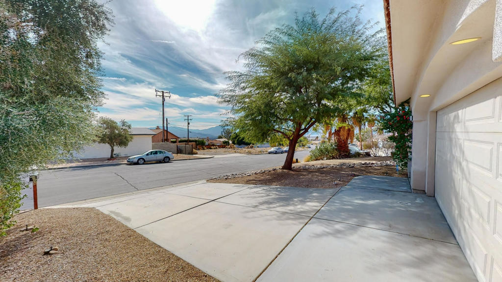 9319 Vista Del Valle Property Photo 5