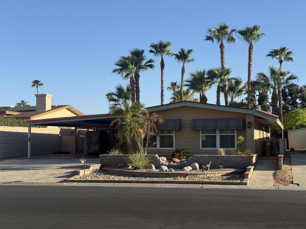73298 Adobe Springs Drive Property Photo 28
