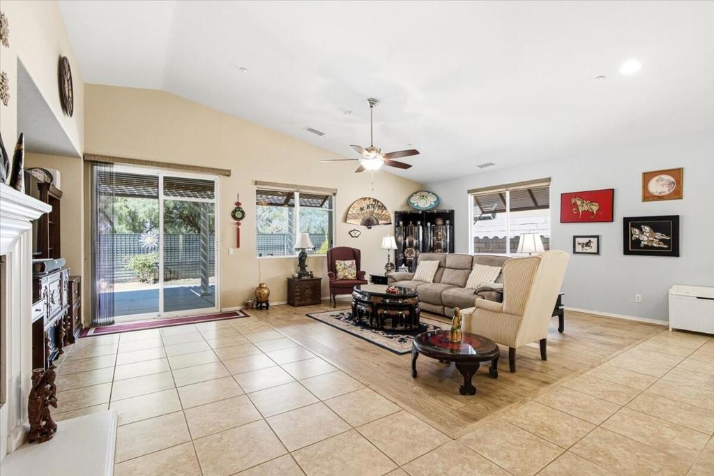 2579 Savanna Way Property Photo 6