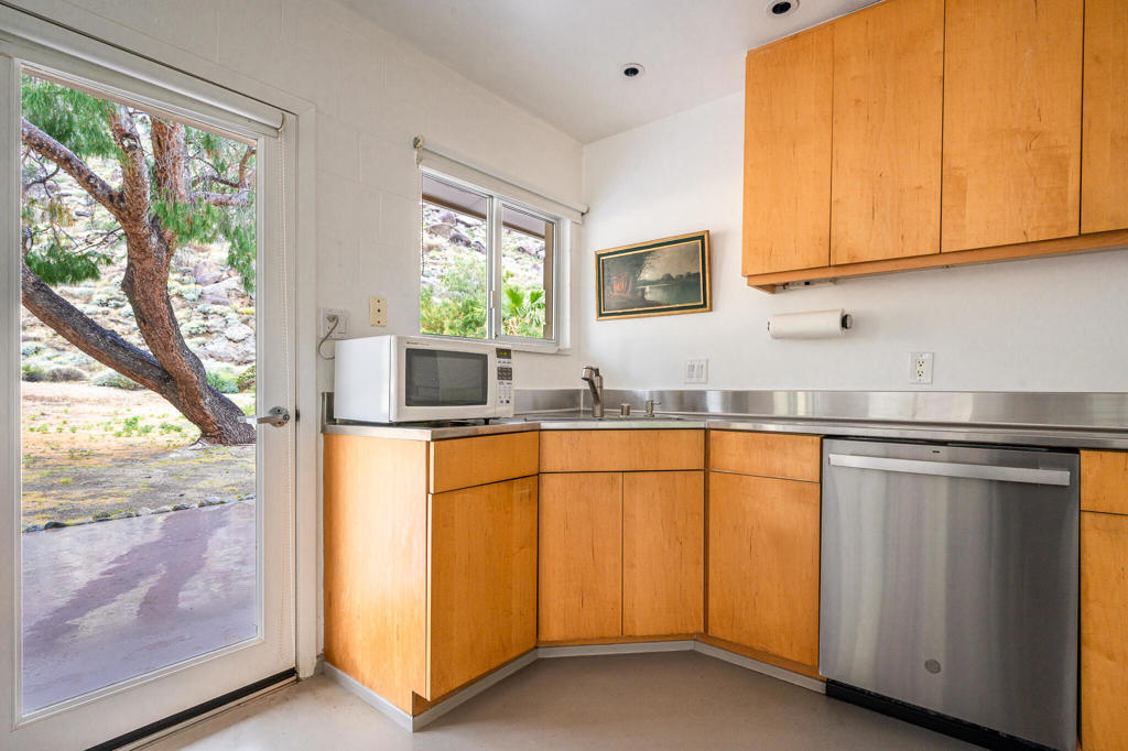 15971 Snow Creek Road Property Photo 8