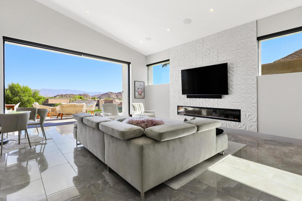 48832 Cassia Place Property Photo 2
