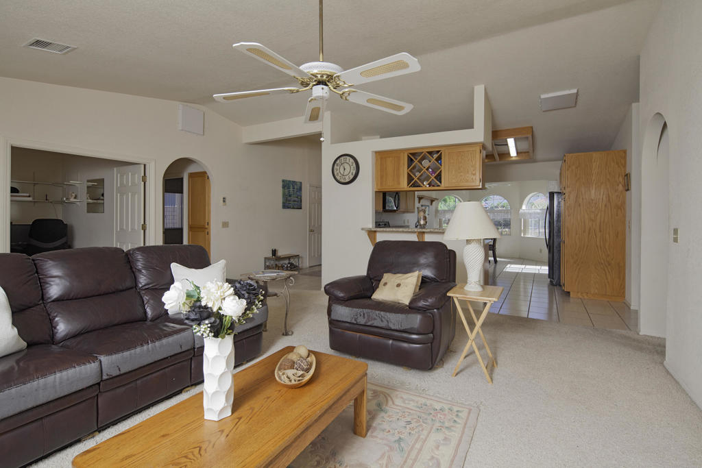 9711 Brookline Avenue Property Photo 4