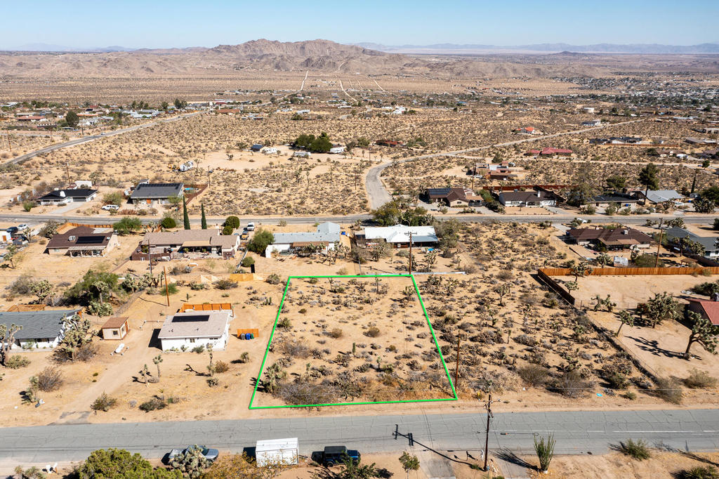 208 Sandalwood Trail Property Photo 3