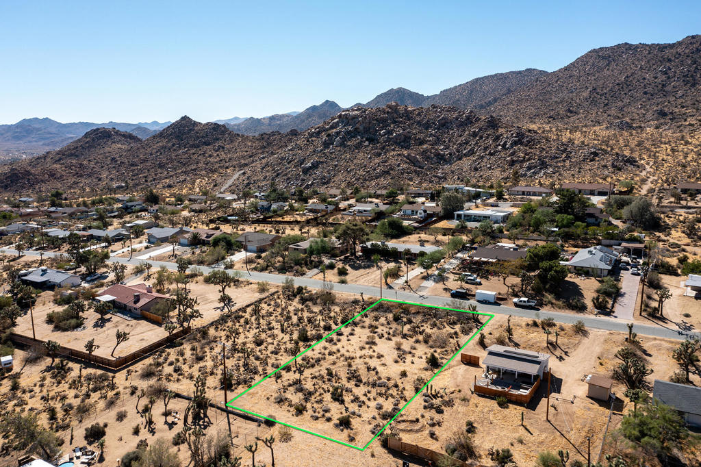 208 Sandalwood Trail Property Photo 8