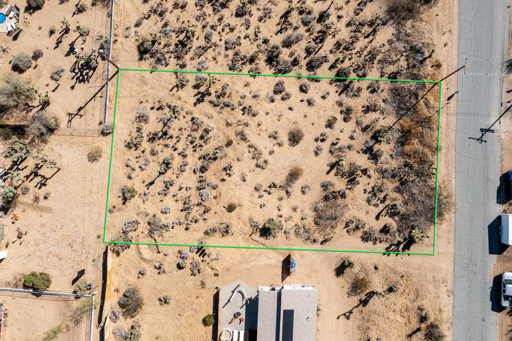 208 Sandalwood Trail Property Photo 12