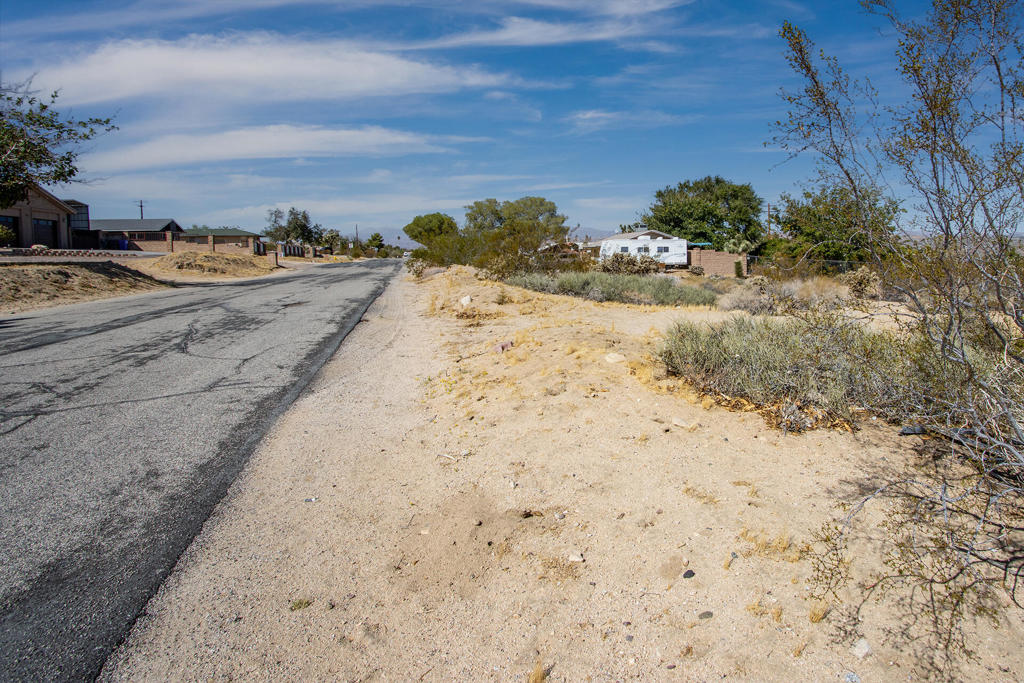 60586 La Mirada Trail Property Photo 5