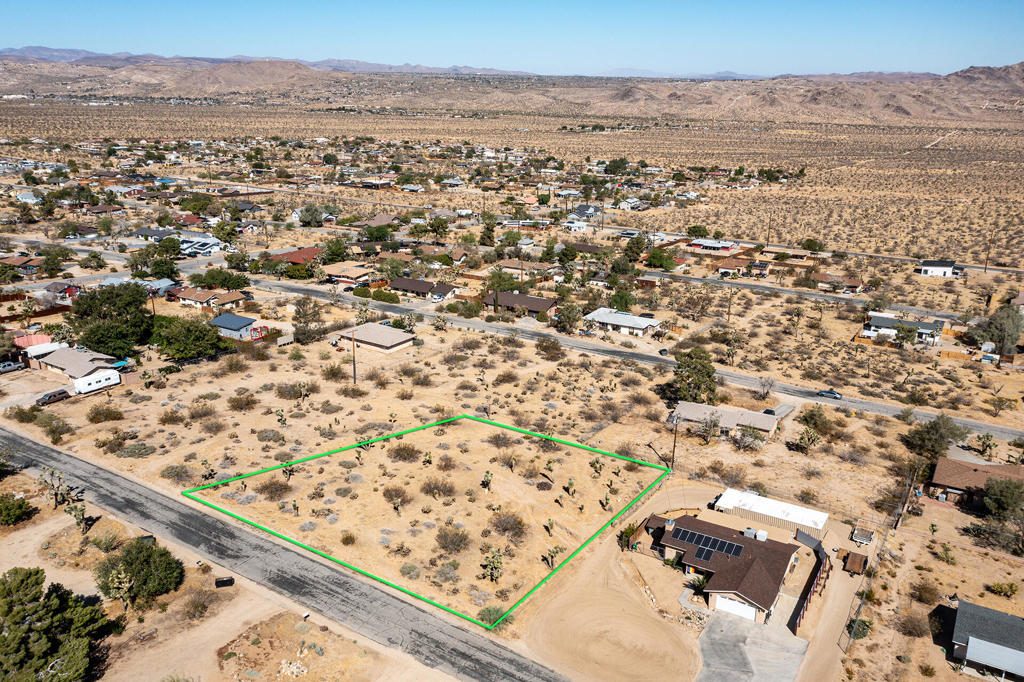 60586 La Mirada Trail Property Photo 6