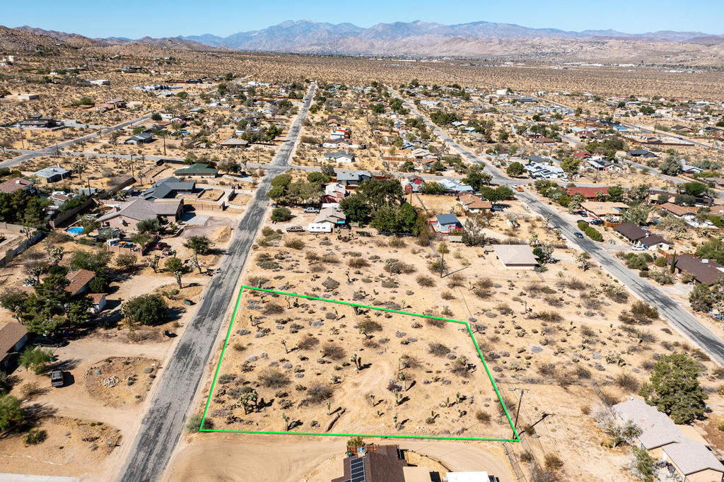 60586 La Mirada Trail Property Photo 8