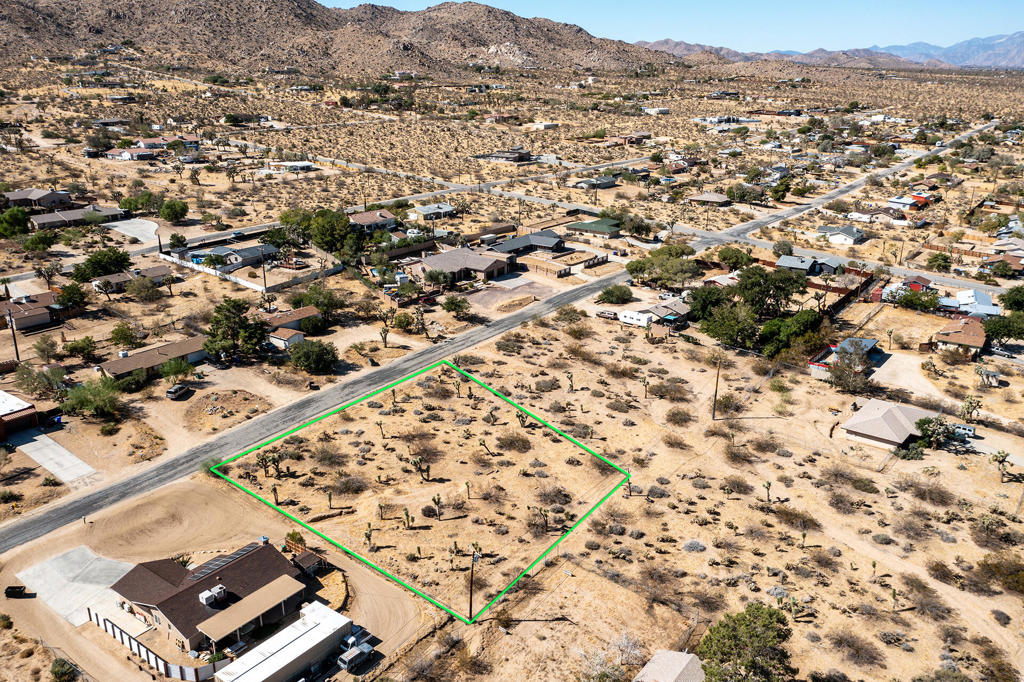 60586 La Mirada Trail Property Photo 9