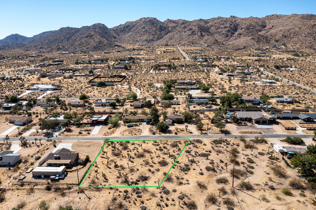 60586 La Mirada Trail Property Photo 10