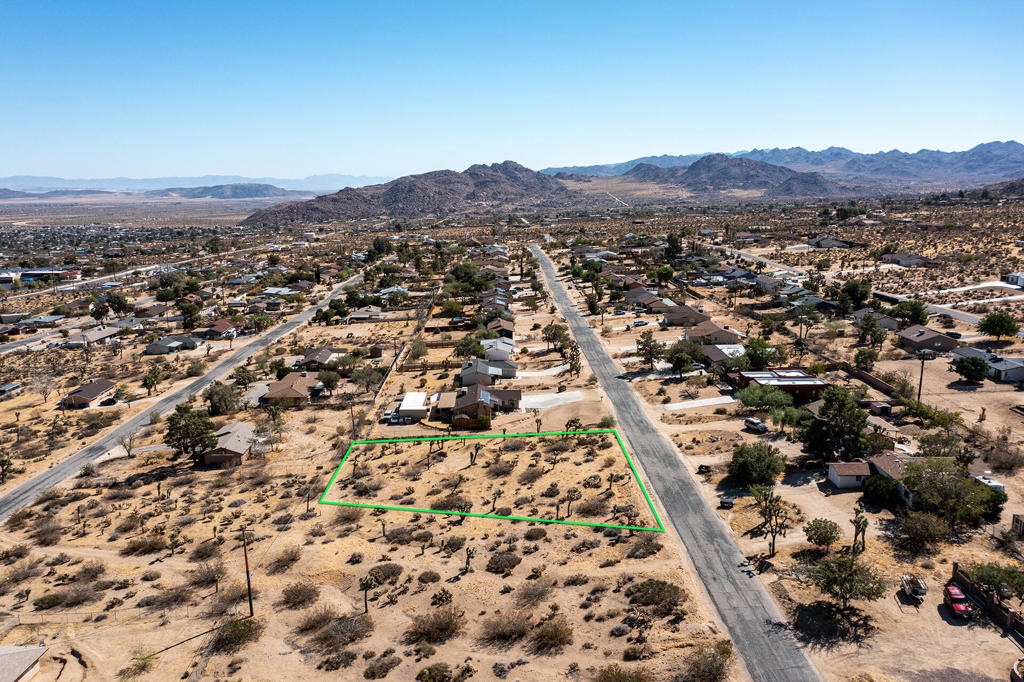 60586 La Mirada Trail Property Photo 13