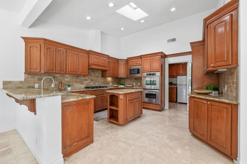 76101 Zuni Road Property Photo 17