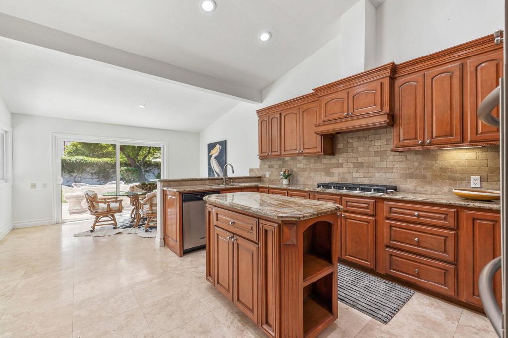 76101 Zuni Road Property Photo 18