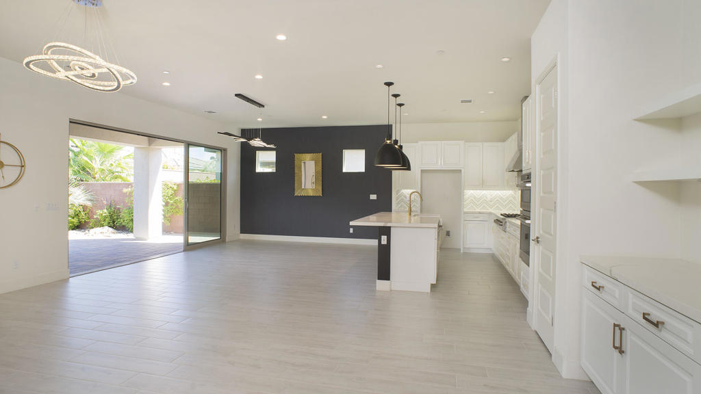 82830 Logan Creek Drive Property Photo 6
