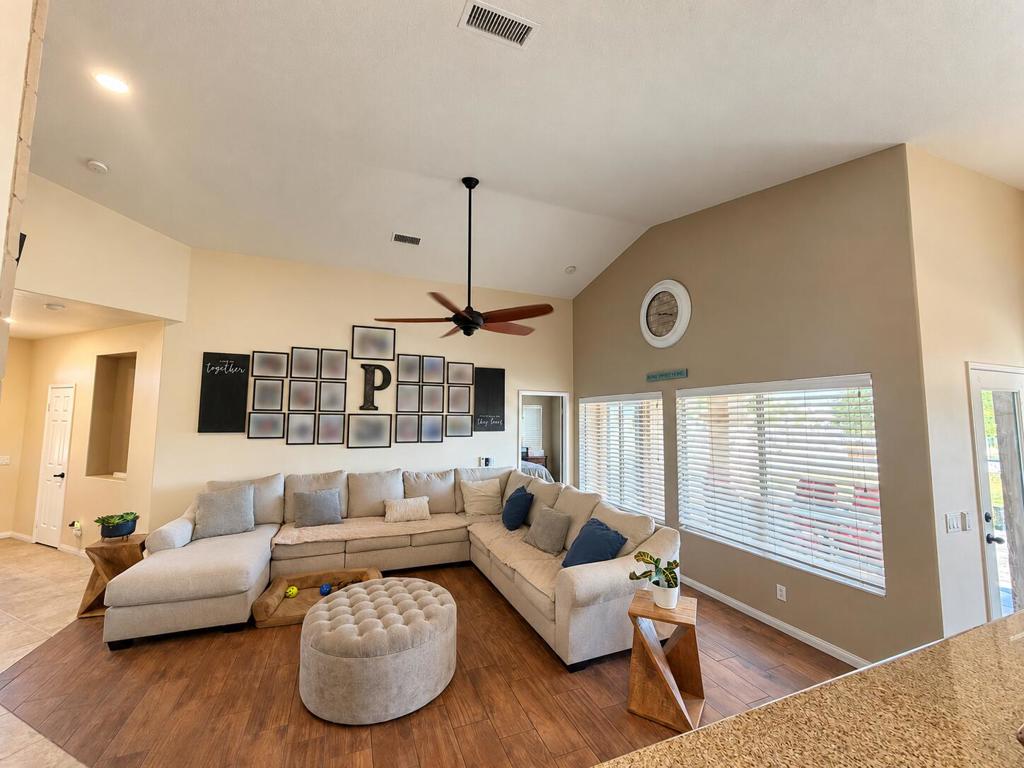 3950 Cove Circle Property Photo 7