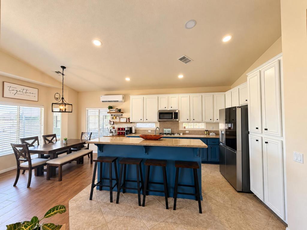3950 Cove Circle Property Photo 8