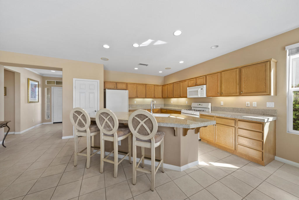 81761 Sun Cactus Lane Property Photo 6